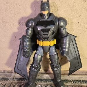 DC Batman v Superman Dawn of Justice Electro-Armor Batman Action Figure DJH08